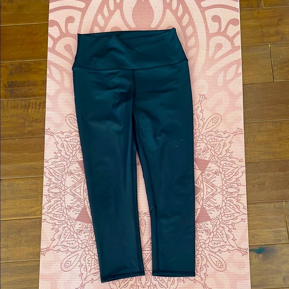 ALO Yoga Black Leggings Full-Length Slim Fit